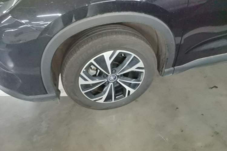 Used BYD Song Pro New Energy 2025 Second-Generation DM-i 75KM Leading Edition Left Front Wheel Hub