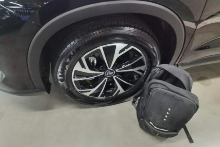 Used BYD Song Pro New Energy 2025 Second-Generation DM-i 75KM Leading Edition Left Front Wheel Hub