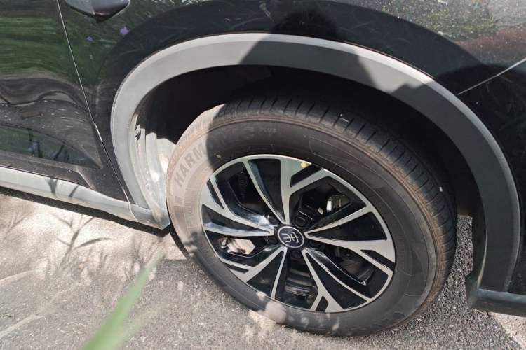 Used BYD Song Pro New Energy 2025 2nd Generation Intelligent Driving Version DM-i 75KM Leading Edition Right Front Wheel Hub