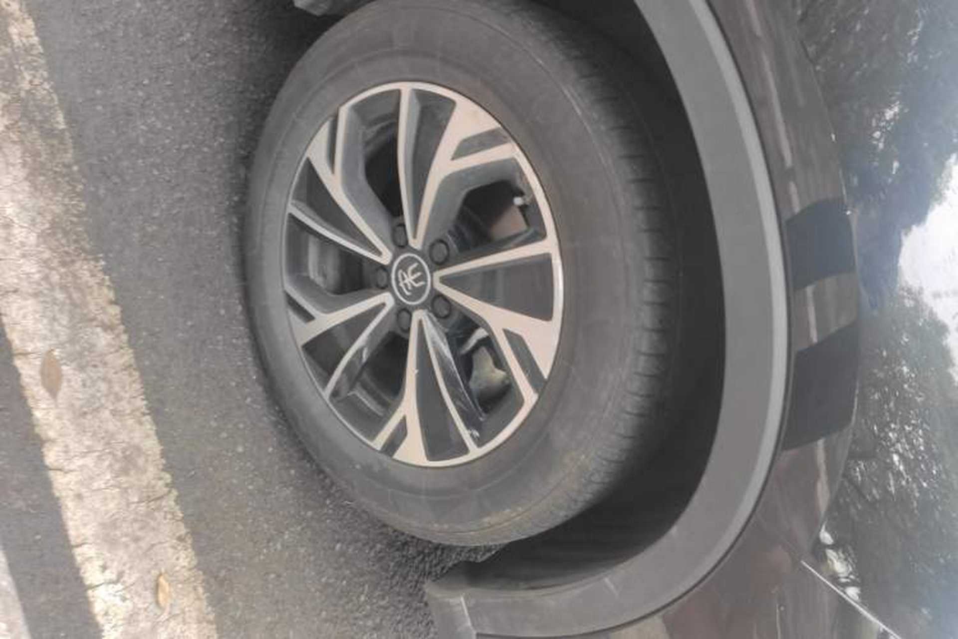 Used BYD Song Pro New Energy 2025 Second-Generation DM-i 75KM Leading Edition Right Front Wheel Hub