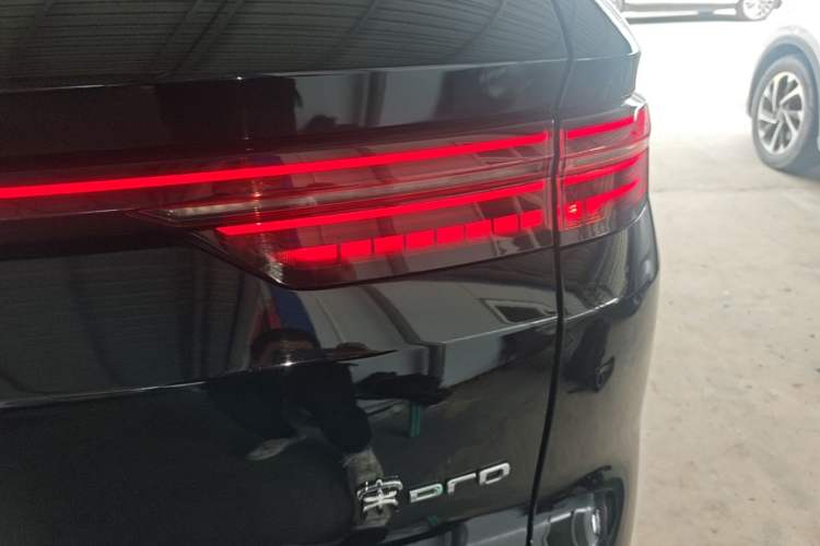Used BYD Song Pro New Energy 2025 Second-Generation DM-i 75KM Overachiever Trim Right Rear Taillight