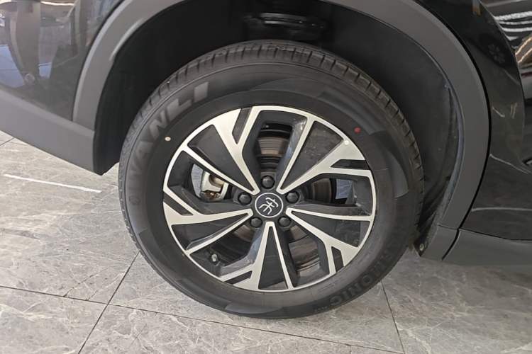 Used BYD Song Pro New Energy 2025 Second-Generation Intelligent Driving Version DM-i 115KM Superior Trim Right Rear Wheel Hub