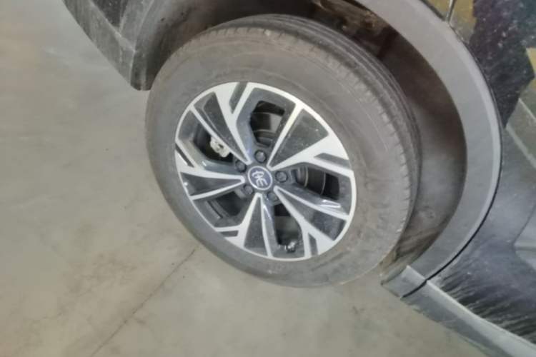 Used BYD Song Pro New Energy 2025 Second-Generation DM-i 75KM Leading Edition Right Rear Wheel Hub