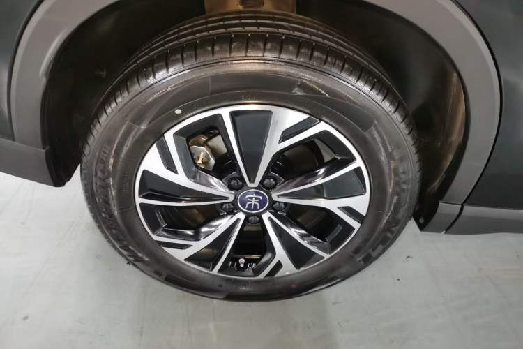Used BYD Song Pro New Energy 2025 Second-Generation Intelligent Driving Version DM-i 115KM Superior Trim Right Rear Wheel Hub