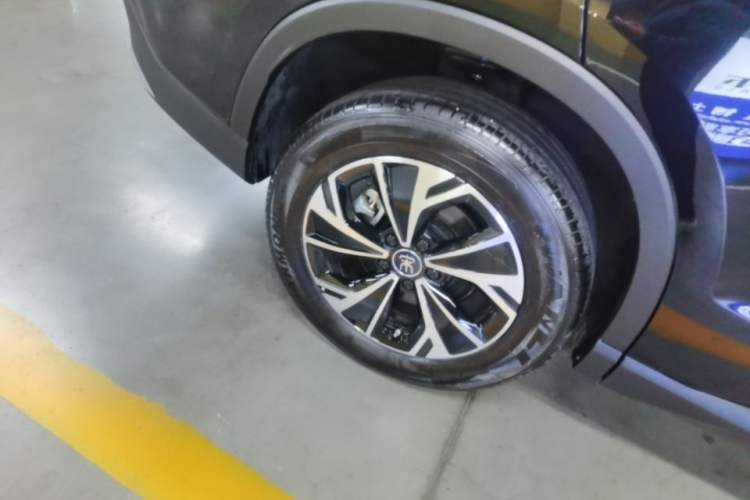 Used BYD Song Pro New Energy 2025 Second-Generation DM-i 75KM Leading Edition Right Rear Wheel Hub