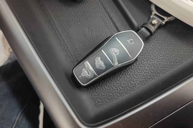 Used BYD Song Pro New Energy 2025 Second-Generation Intelligent Driving Version DM-i 115KM Superior Trim Vehicle Key