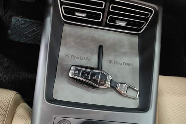 Used BYD Song Pro New Energy 2025 Second-Generation Intelligent Driving Version DM-i 115KM Superior Trim Vehicle Key
