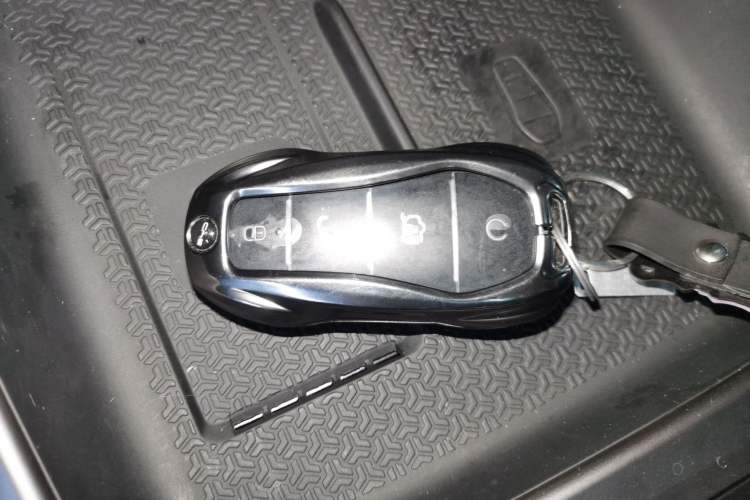 Used BYD Song Pro New Energy 2025 Second-Generation Intelligent Driving Version DM-i 115KM Superior Trim Vehicle Key