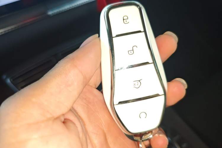 Used BYD Song Pro New Energy 2025 Second-Generation Intelligent Driving Version DM-i 115KM Superior Trim Vehicle Key