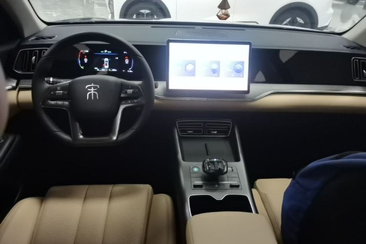 Used BYD Song Pro New Energy 2025 Second-Generation DM-i 75KM Leading Edition Center Console