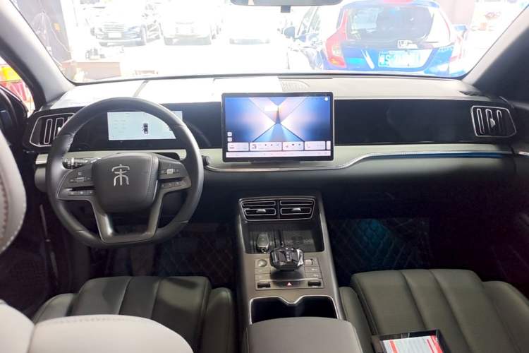 Used BYD Song Pro New Energy 2025 Second-Generation Intelligent Driving Version DM-i 115KM Superior Trim Center Console