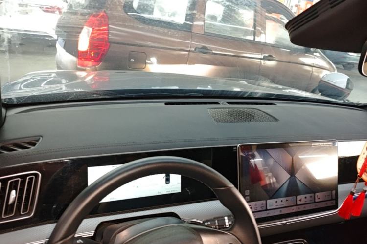 Used BYD Song Pro New Energy 2025 2nd Generation Intelligent Driving Version DM-i 75KM Overachiever Trim Center Console