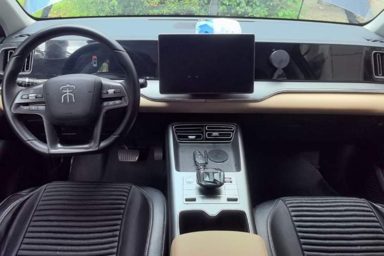 Used BYD Song Pro New Energy 2025 Second-Generation DM-i 75KM Leading Edition Center Console