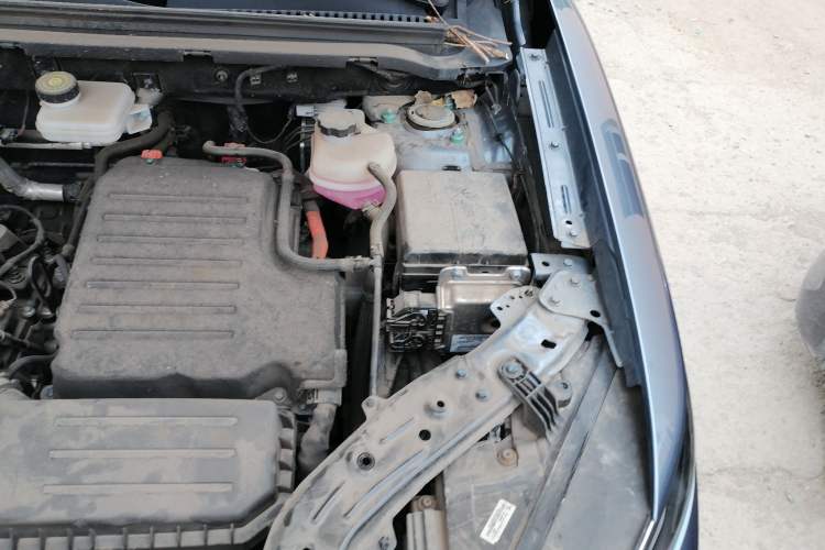 Used BYD Song Pro New Energy 2025 Second-Generation DM-i 75KM Leading Edition Engine Bay Left