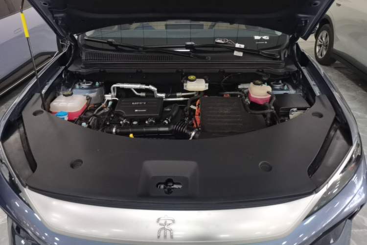 Used BYD Song Pro New Energy 2025 Second-Generation DM-i 75KM Leading Edition Engine Bay