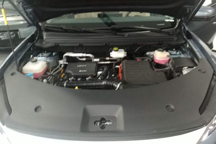 Used BYD Song Pro New Energy 2025 Second-Generation DM-i 75KM Leading Edition Engine Bay