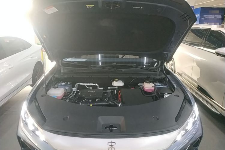Used BYD Song Pro New Energy 2025 Second-Generation DM-i 75KM Leading Edition Engine Bay