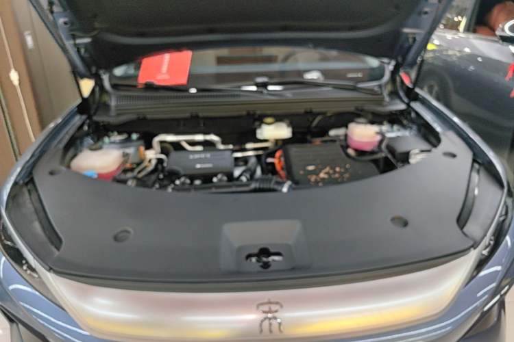 Used BYD Song Pro New Energy 2025 Second-Generation DM-i 115KM Excellence Version Engine Bay