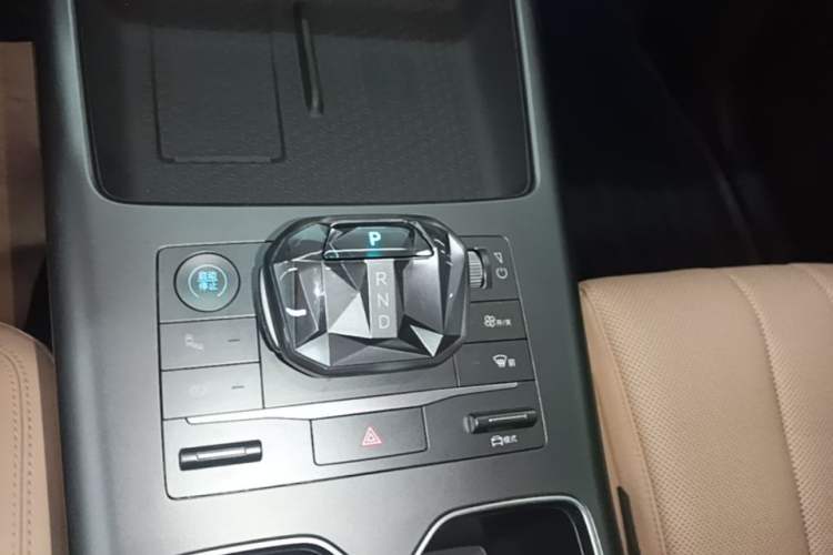 Used BYD Song Pro New Energy 2025 Second-Generation DM-i 115KM Excellence Version Gear Lever
