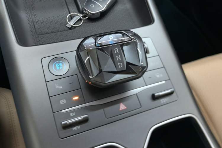 Used BYD Song Pro New Energy 2025 Second-Generation DM-i 115KM Excellence Version Gear Lever