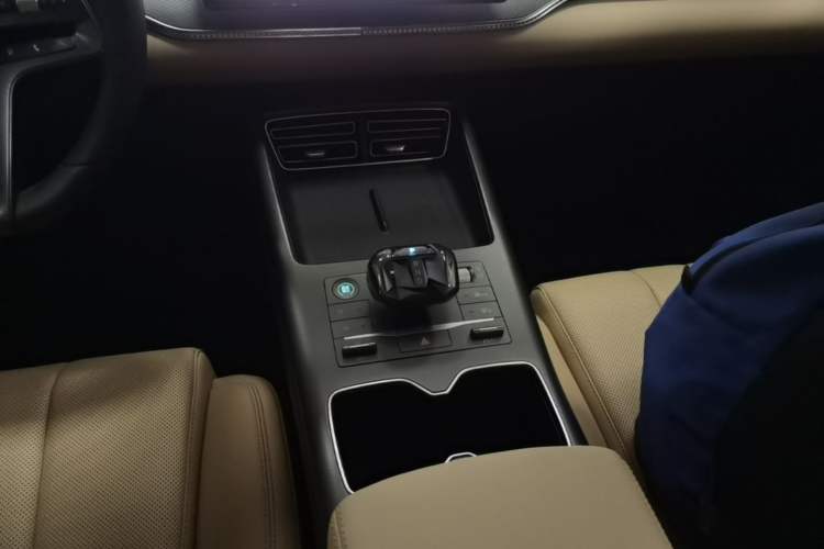 Used BYD Song Pro New Energy 2025 Second-Generation DM-i 75KM Leading Edition Gear Lever