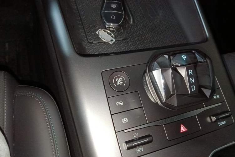 Used BYD Song Pro New Energy 2025 Second-Generation Intelligent Driving Version DM-i 115KM Excellence Edition Gear Lever