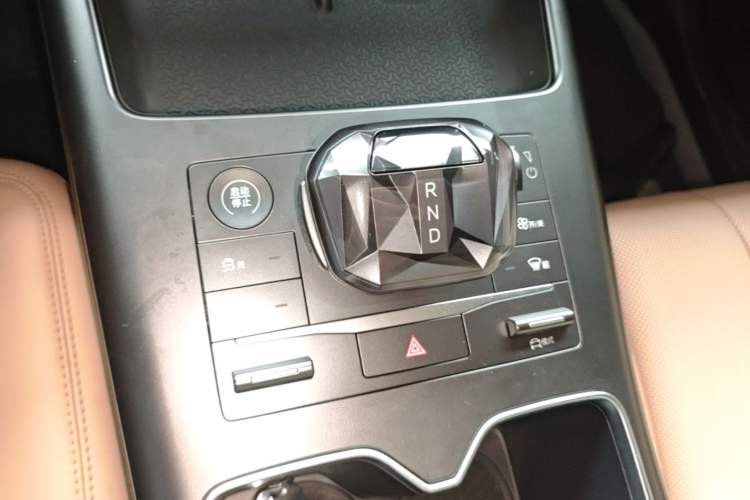 Used BYD Song Pro New Energy 2025 Second-Generation DM-i 115KM Overachiever Trim Gear Lever