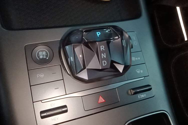 Used BYD Song Pro New Energy 2025 2nd Generation Intelligent Driving Version DM-i 75KM Leading Edition Gear Lever
