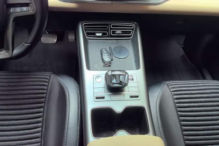 Used BYD Song Pro New Energy 2025 Second-Generation DM-i 75KM Leading Edition Gear Lever