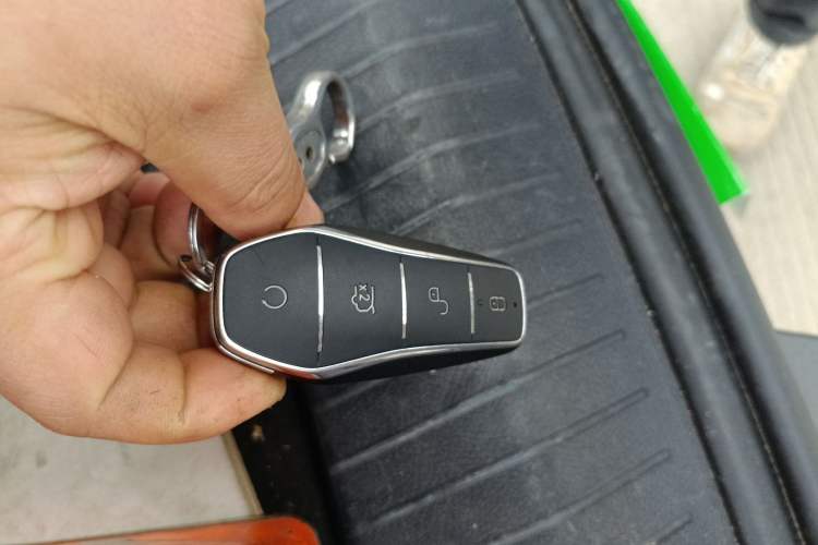 Used BYD Song Pro New Energy 2025 Second-Generation DM-i 75KM Leading Edition Interior 1
