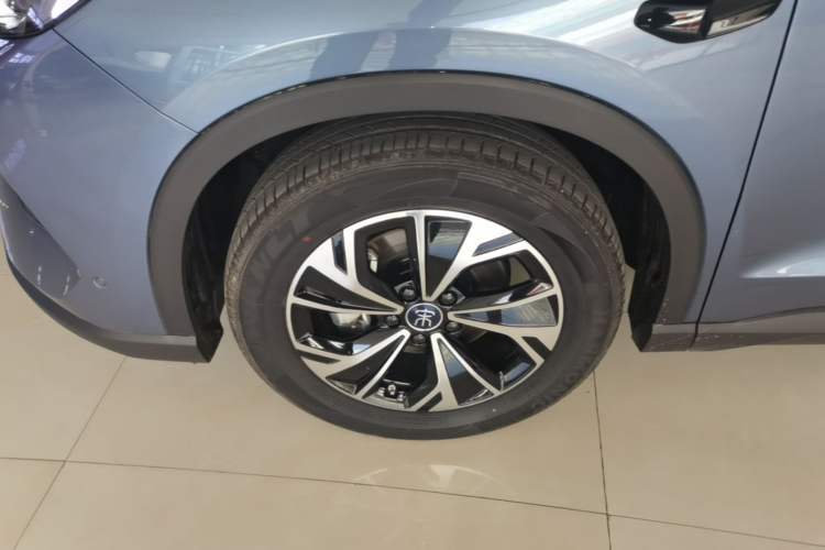 Used BYD Song Pro New Energy 2025 Second-Generation Intelligent Driving Version DM-i 115KM Superior Trim Left Front Wheel Hub