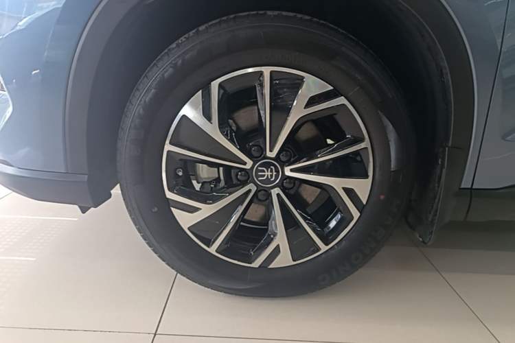 Used BYD Song Pro New Energy 2025 Second-Generation DM-i 115KM Overachiever Trim Left Front Wheel Hub