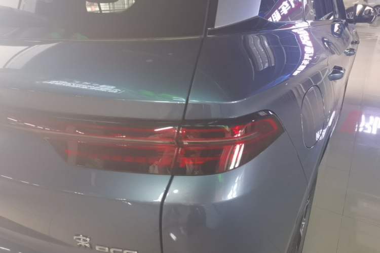 Used BYD Song Pro New Energy 2025 Second-Generation Intelligent Driving Version DM-i 115KM Superior Trim Right Rear Taillight