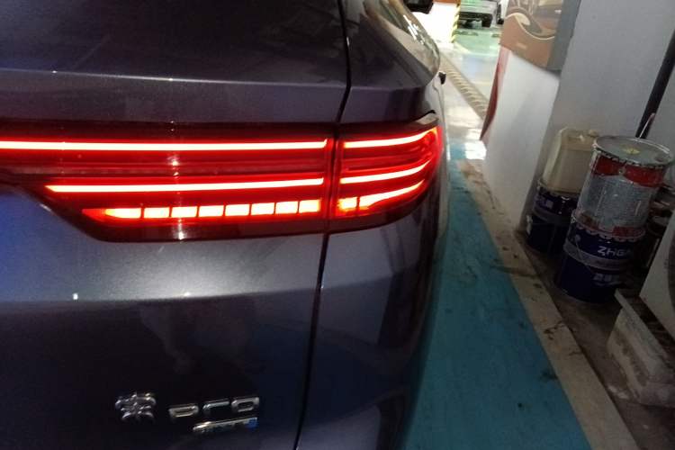 Used BYD Song Pro New Energy 2025 Second-Generation Intelligent Driving Version DM-i 115KM Excellence Edition Right Rear Taillight