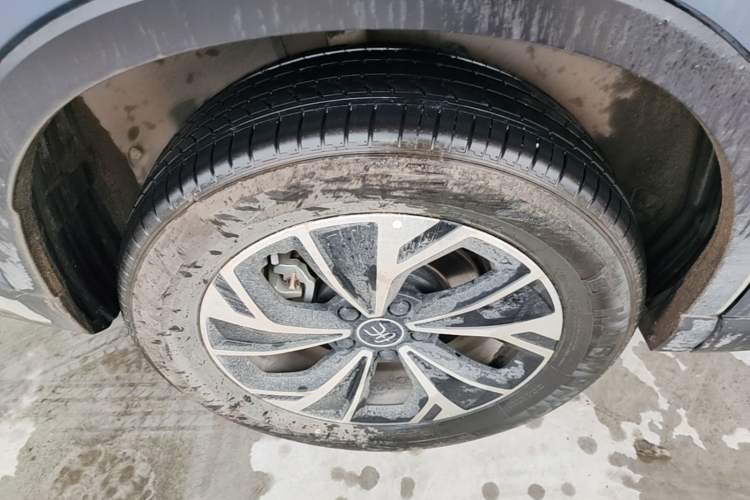 Used BYD Song Pro New Energy 2025 2nd Generation Intelligent Driving Version DM-i 75KM Leading Edition Right Rear Wheel Hub