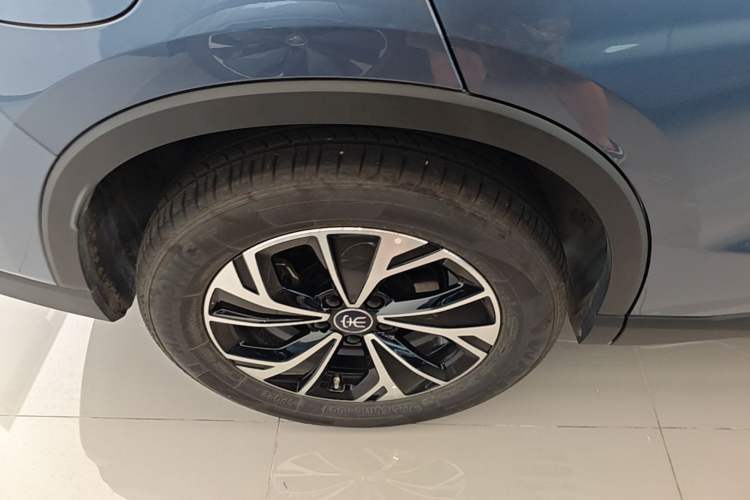 Used BYD Song Pro New Energy 2025 Second-Generation Intelligent Driving Version DM-i 115KM Superior Trim Right Rear Wheel Hub