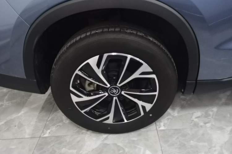 Used BYD Song Pro New Energy 2025 Second-Generation DM-i 75KM Leading Edition Right Rear Wheel Hub