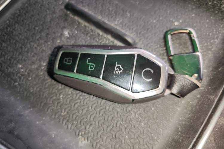 Used BYD Song Pro New Energy 2025 2nd Generation Intelligent Driving Version DM-i 75KM Leading Edition Vehicle Key