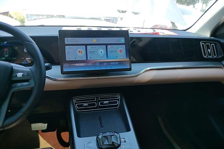 Used BYD Song Pro New Energy 2025 Second-Generation DM-i 75KM Leading Edition Audio And AC Panel
