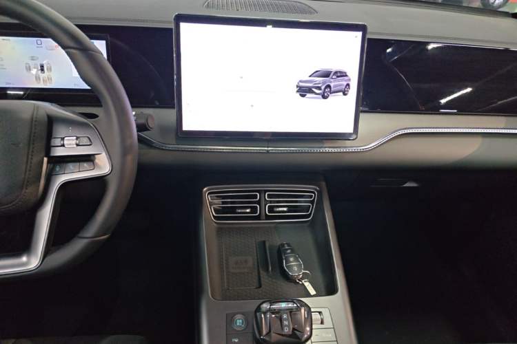 Used BYD Song Pro New Energy 2025 Second-Generation Intelligent Driving Version DM-i 115KM Superior Trim Audio And AC Panel