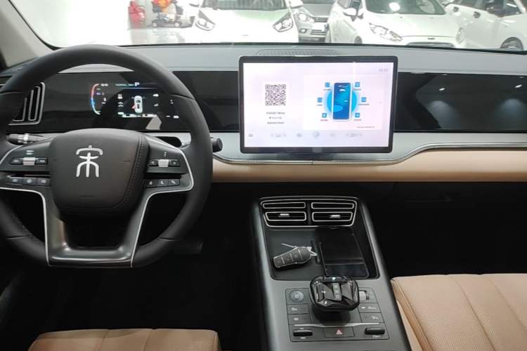 Used BYD Song Pro New Energy 2025 Second-Generation DM-i 75KM Overachiever Trim Audio And AC Panel