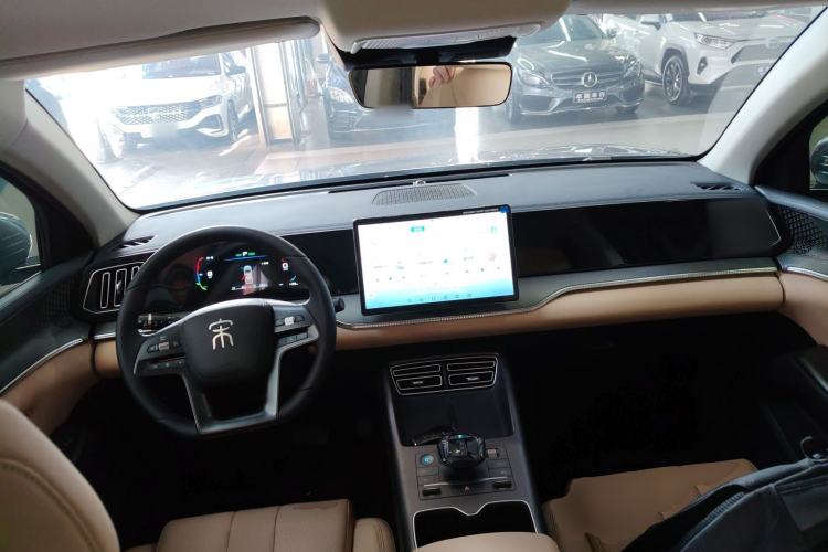 Used BYD Song Pro New Energy 2025 Second-Generation DM-i 75KM Leading Edition Center Console