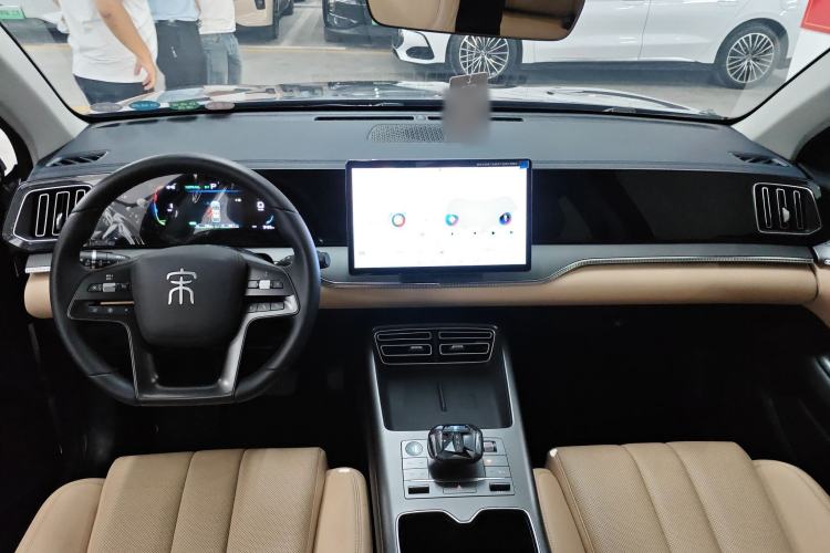 Used BYD Song Pro New Energy 2025 Second-Generation DM-i 75KM Leading Edition Center Console