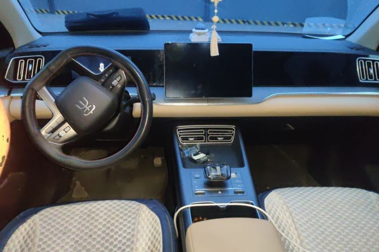 Used BYD Song Pro New Energy 2025 Second-Generation DM-i 115KM Overachiever Trim Center Console