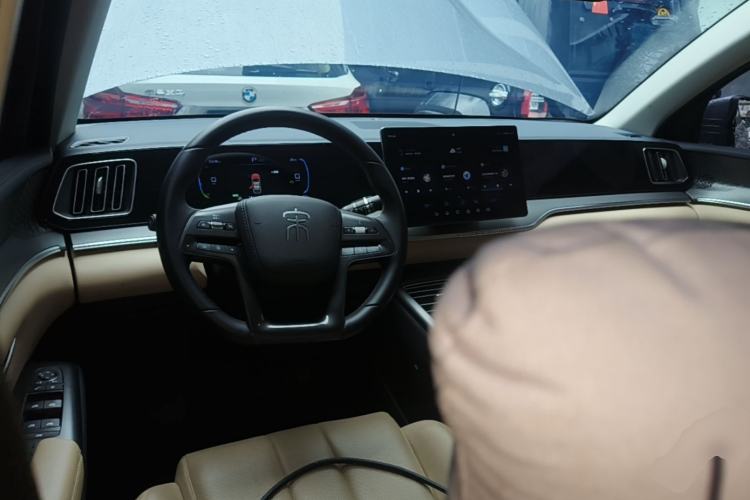 Used BYD Song Pro New Energy 2025 Second-Generation DM-i 75KM Leading Edition Center Console