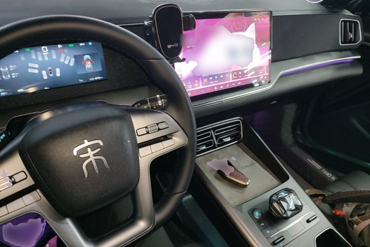 Used BYD Song Pro New Energy 2025 2nd Generation Intelligent Driving Version DM-i 75KM Overachiever Trim Center Console