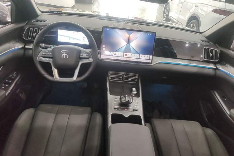 Used BYD Song Pro New Energy 2025 Second-Generation Intelligent Driving Version DM-i 115KM Excellence Edition Center Console