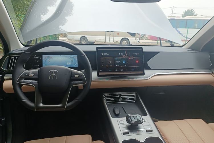 Used BYD Song Pro New Energy 2025 Second-Generation DM-i 115KM Overachiever Trim Center Console