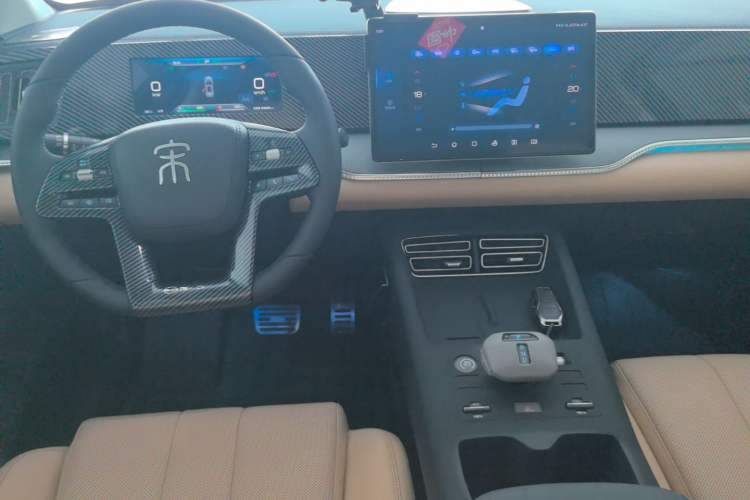 Used BYD Song Pro New Energy 2025 Second-Generation DM-i 115KM Overachiever Trim Center Console