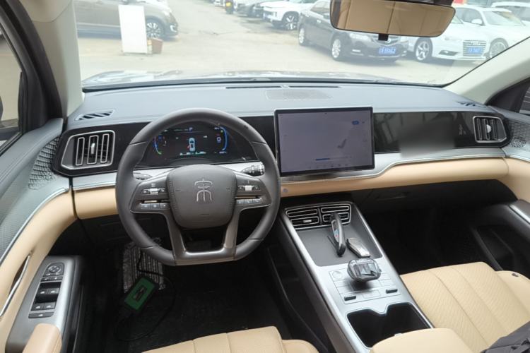 Used BYD Song Pro New Energy 2025 2nd Generation Intelligent Driving Version DM-i 75KM Overachiever Trim Center Console